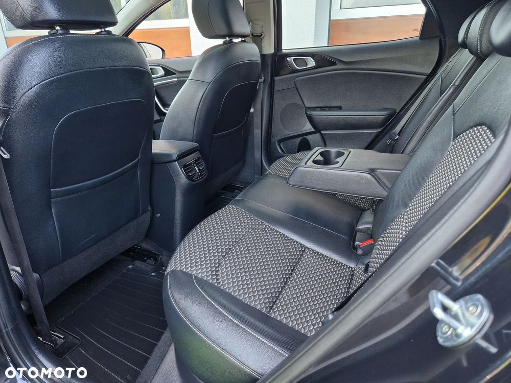 Kia XCeed - 26