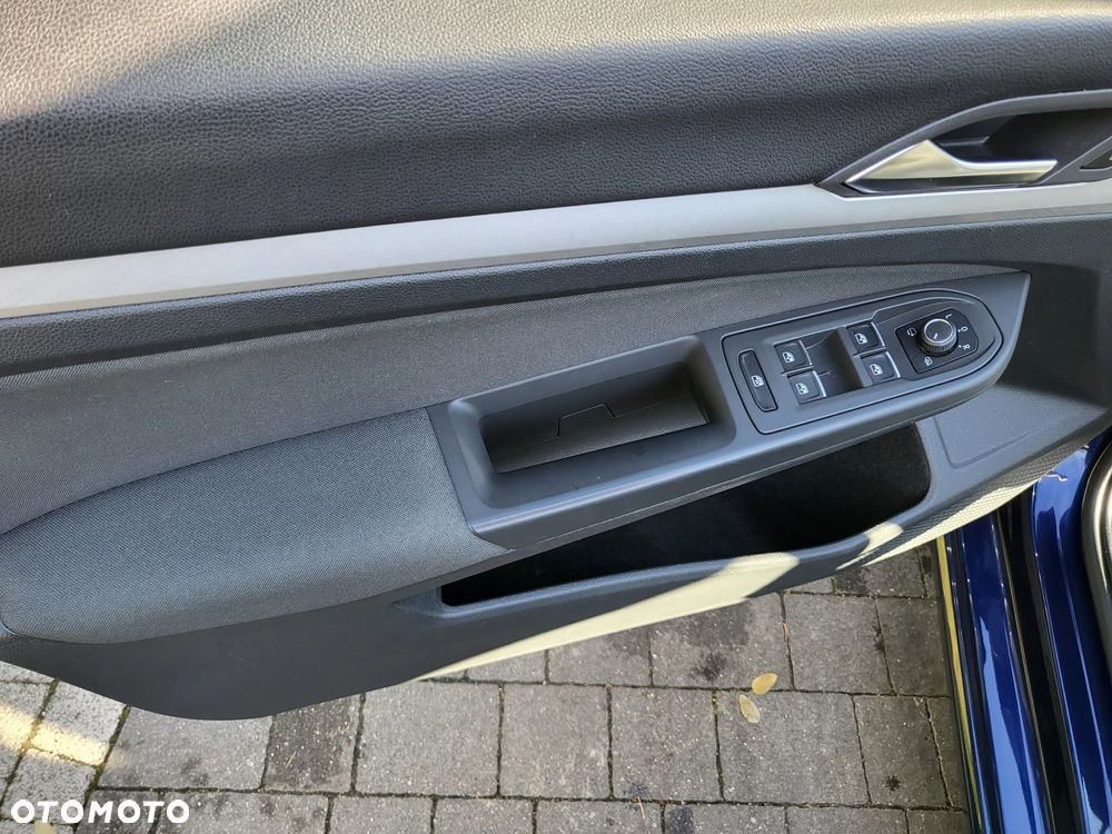 Volkswagen Golf - 24