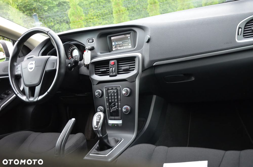 Volvo V40 T2 Kinetic - 11