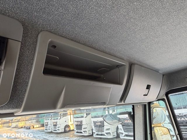 Iveco EUROCARGO 120E25 KONTENER + WINDA - 19