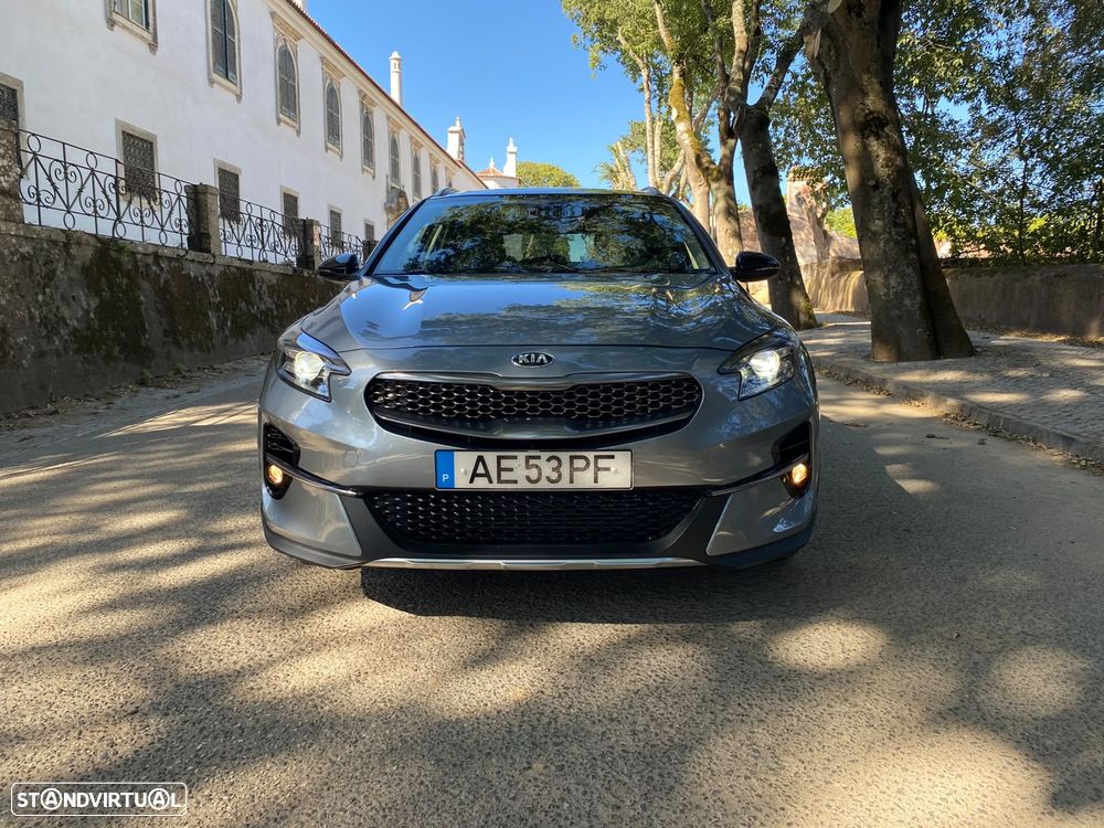 Kia XCeed 1.6 CRDi Tech+SRF - 9
