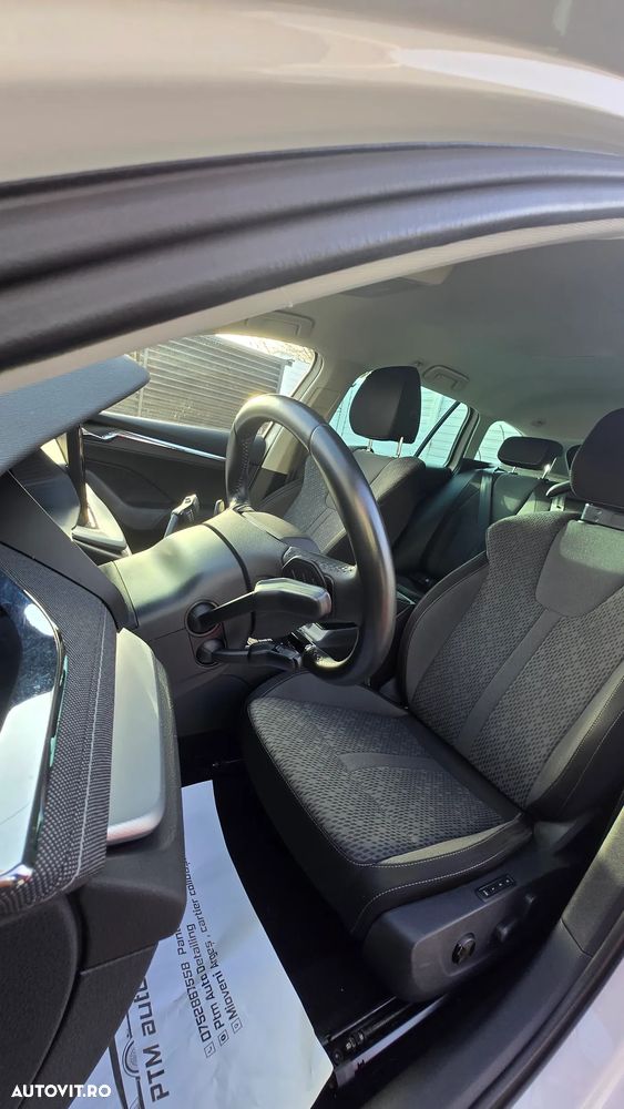 Skoda Octavia Combi Diesel 2.0 TDI DSG Ambition - 13