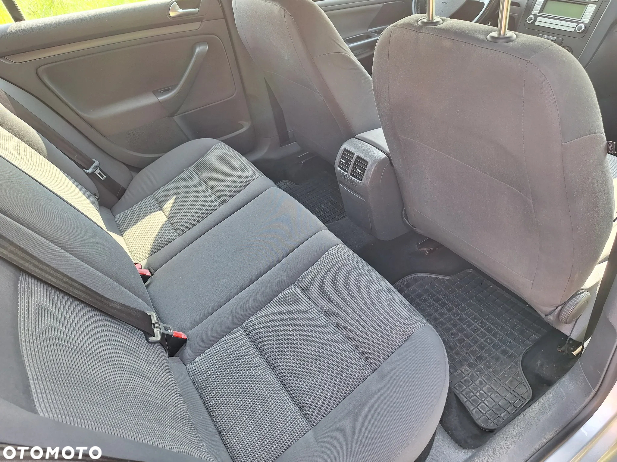 Volkswagen Golf - 10