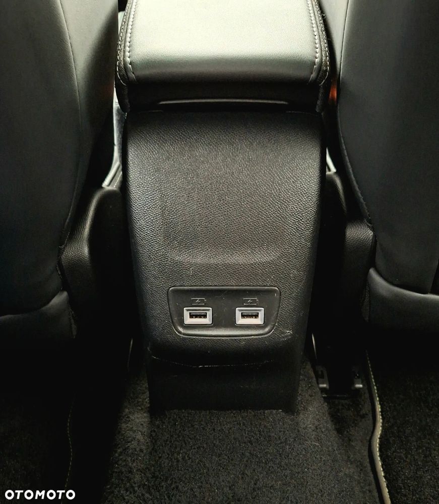 Peugeot 2008 PureTech 130 EAT8 GT - 30