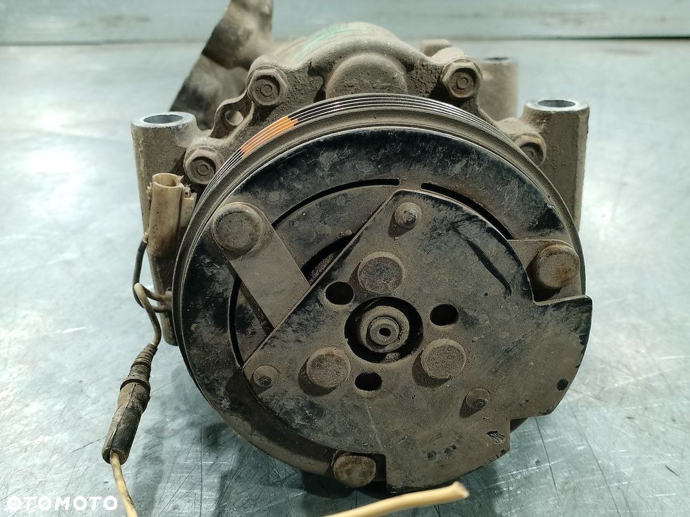 POMPA, SPRĘŻARKA KLIMATYZACJI RENAULT CLIO II LIFT 8200037058  SD6V12 1.2 - 5