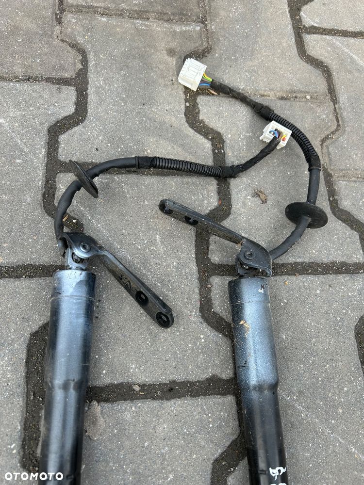 Nissan X-trail T32 III siłowniki klapy elektryczne - 5