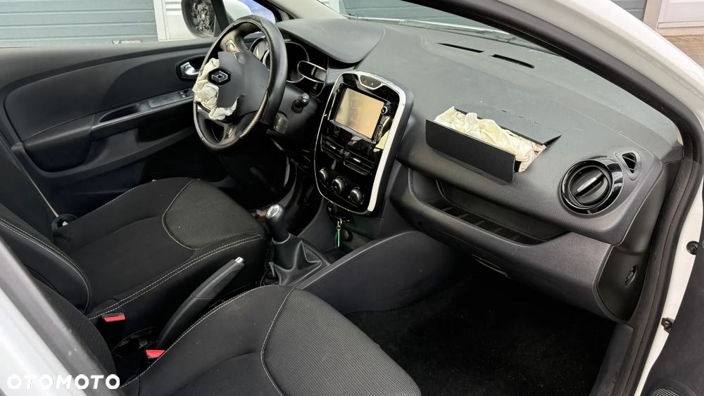 Renault Clio - 11