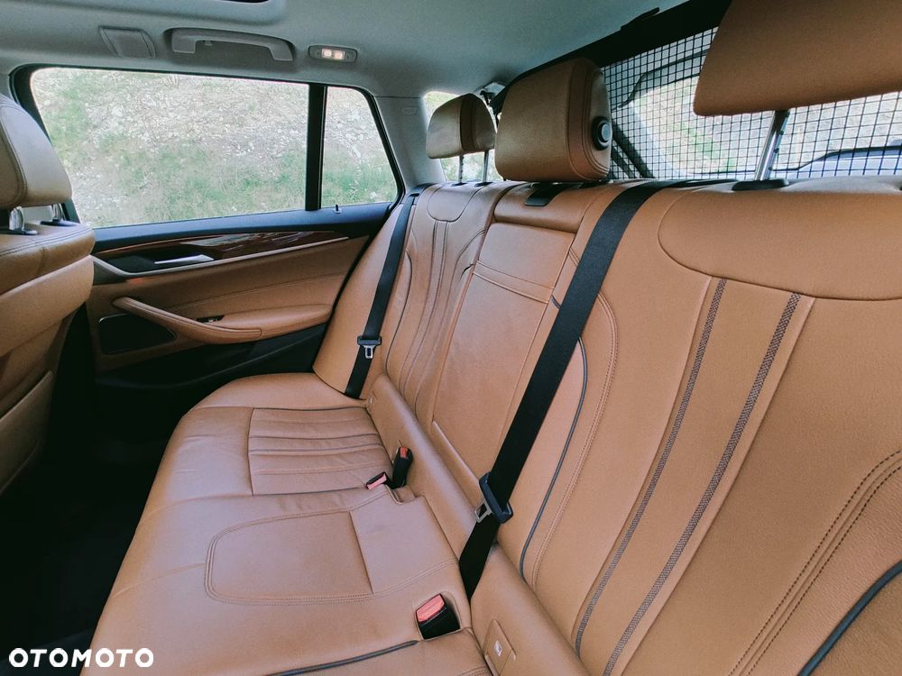 BMW Seria 5 540d xDrive mHEV - 12