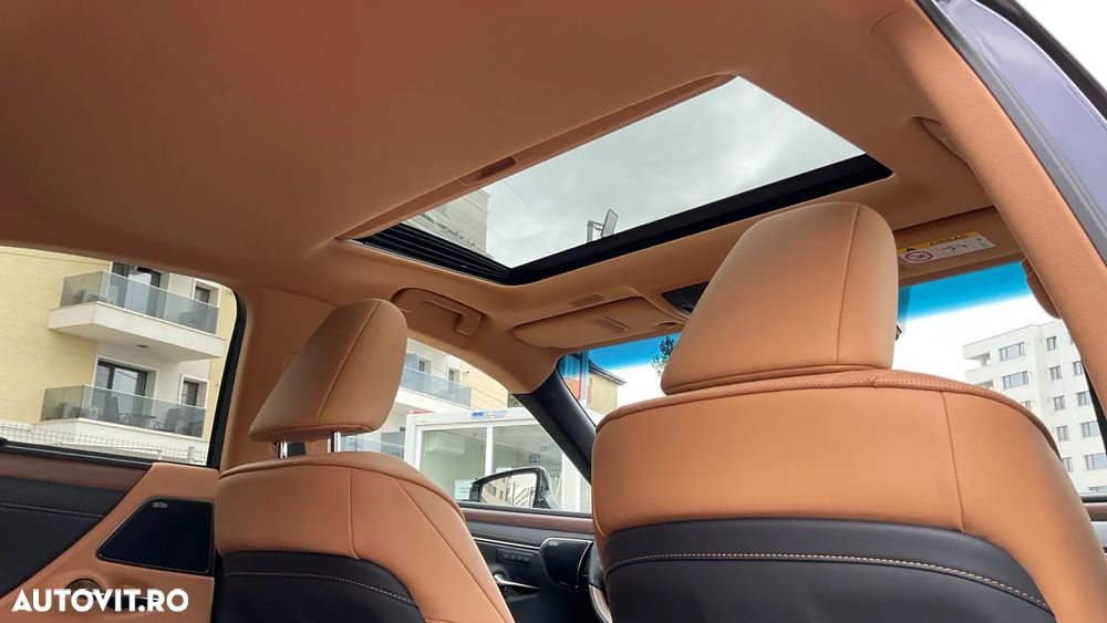 Lexus Seria ES 300h 2.5 TNGA HV 25H- 4X2 CVT Luxury - 30