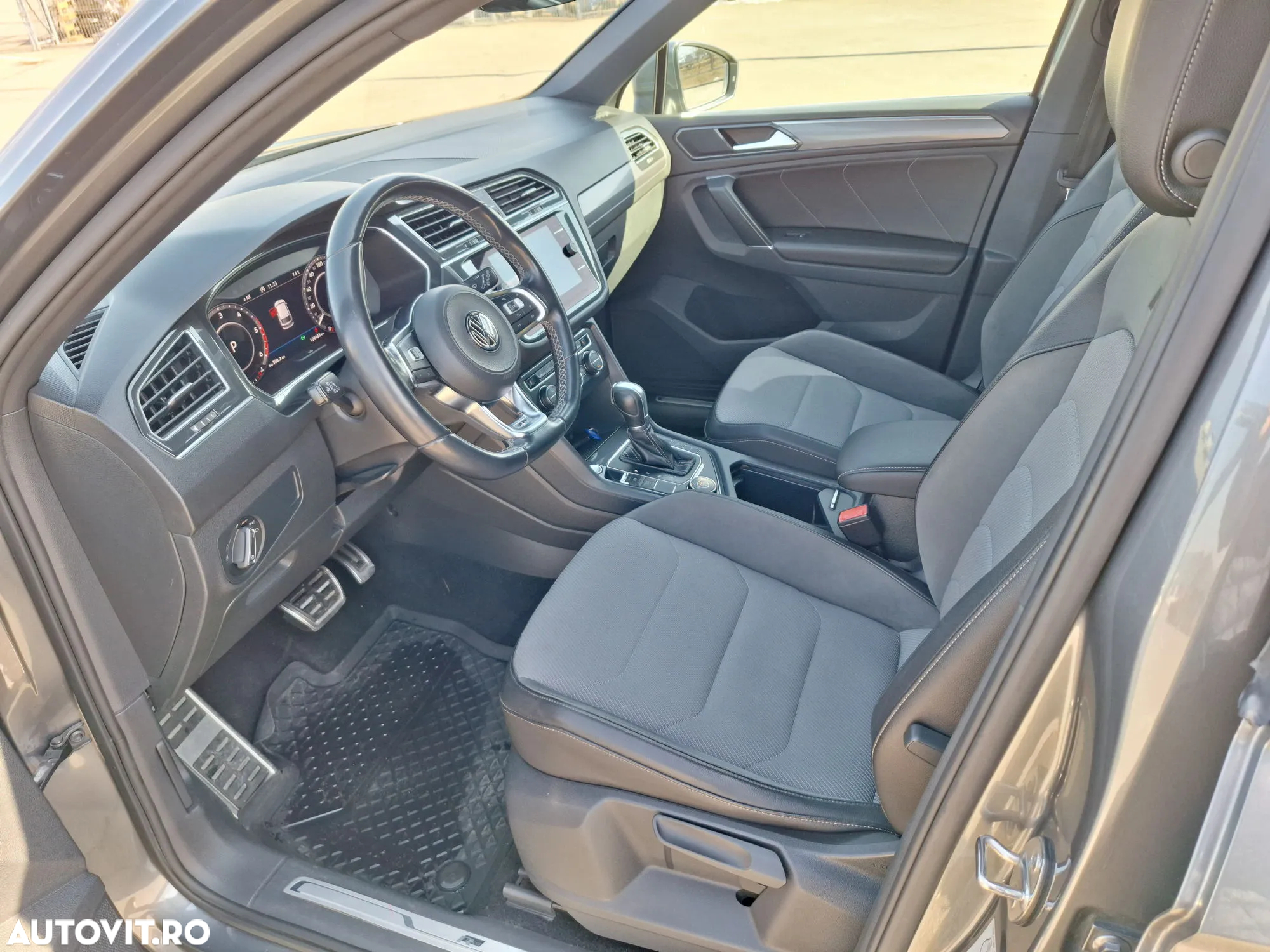 Volkswagen Tiguan - 10