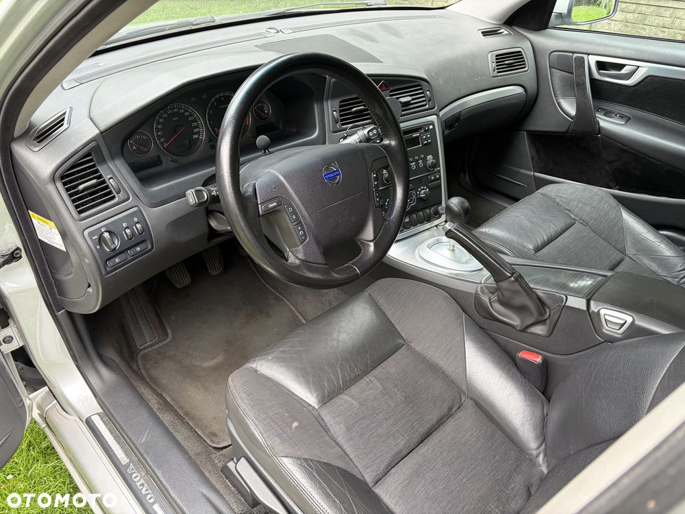 Volvo V70 2.4 Momentum - 13