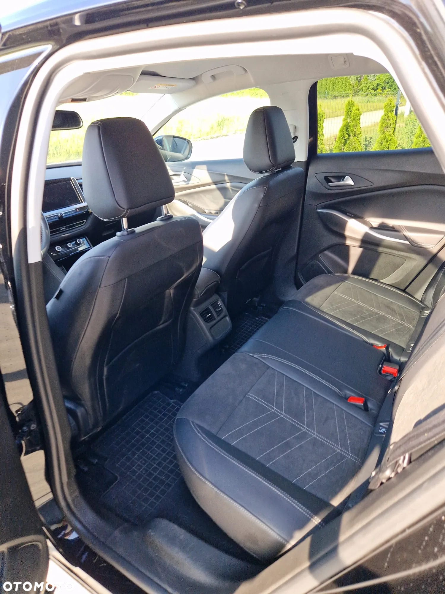 Opel Grandland 1.2 T Business Edition S&S - 10