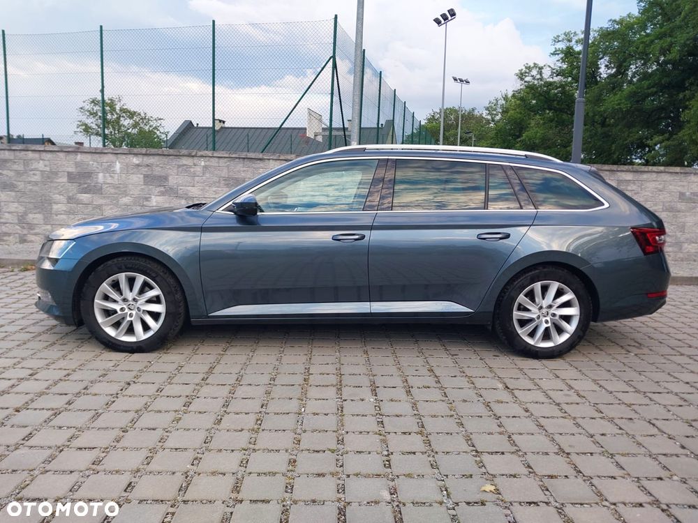 Skoda Superb 2.0 TDI DSG Ambition - 2