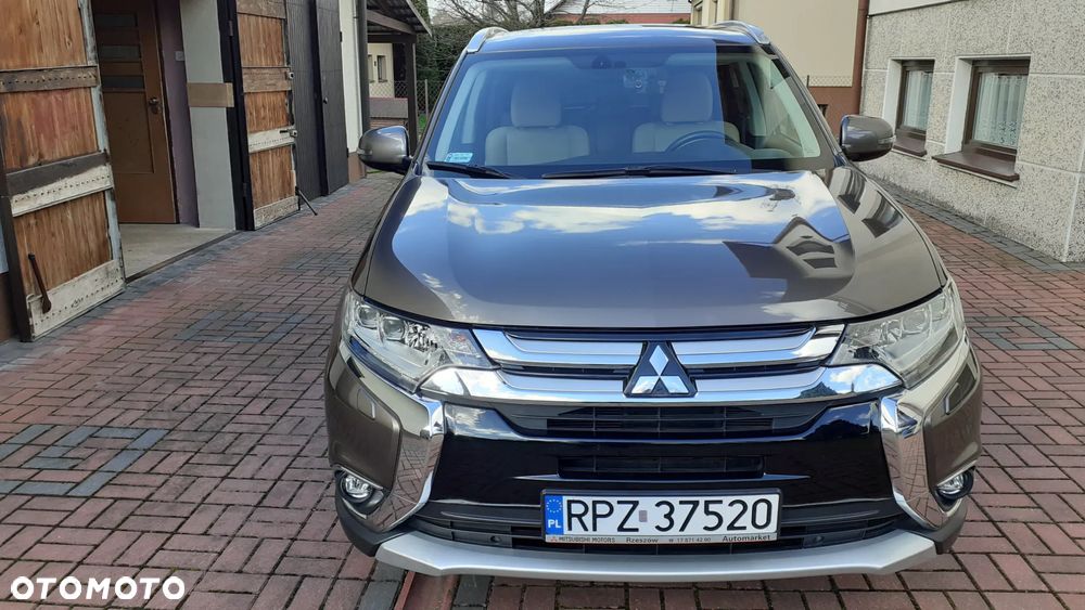 Mitsubishi Outlander 2.0 Instyle Navi 4WD CVT - 8