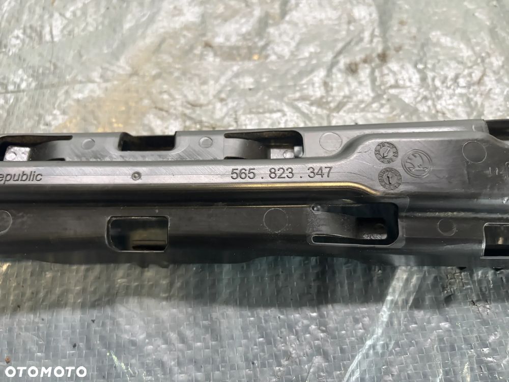 Skoda Kodiaq lift lewy ślizg tylnego zderzaka 565823347 - 3