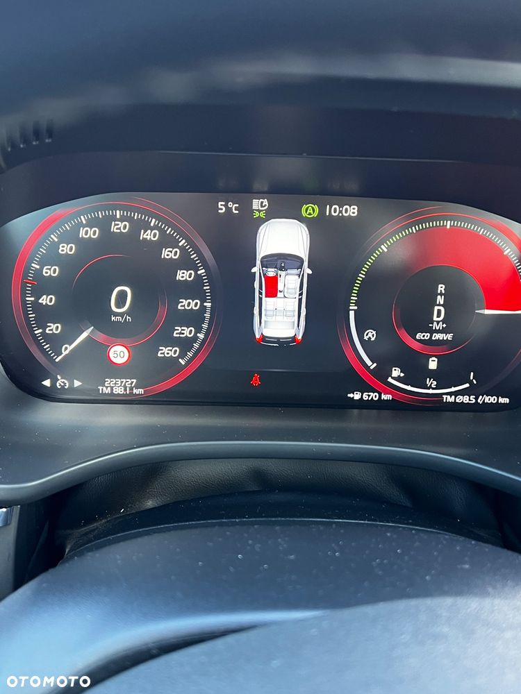 Volvo XC 60 B4 D AWD Geartronic Momentum Pro - 3