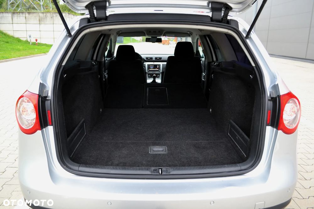 Volkswagen Passat 1.6 TDI DPF BlueMot Comfortline - 33