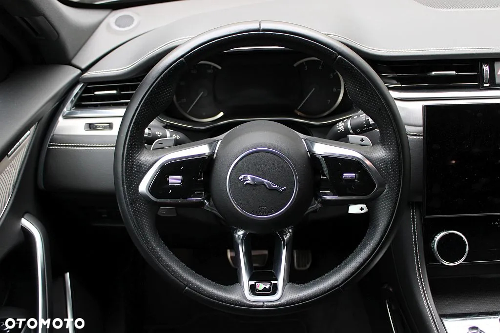 Jaguar F-Pace - 18