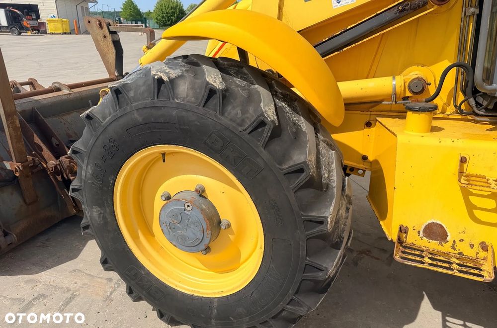 New Holland New Holland LB115B-4hp rok 2000  koparka ładowarka 4x4 - 18