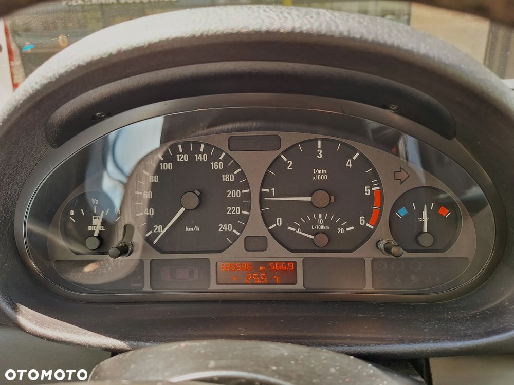 BMW Seria 3 320d - 13