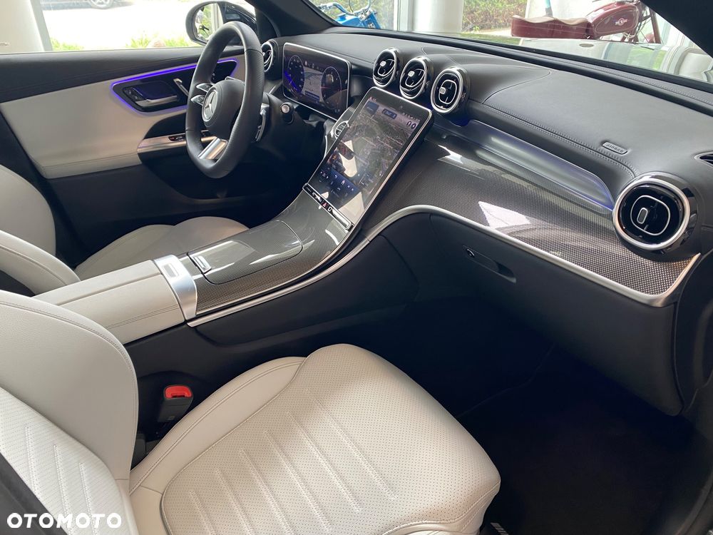 Mercedes-Benz GLC 220 d mHEV 4-Matic AMG Line - 24