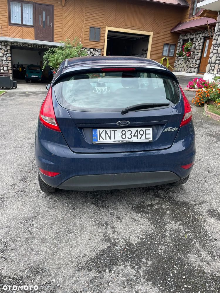 Ford Fiesta 2010 photo 2