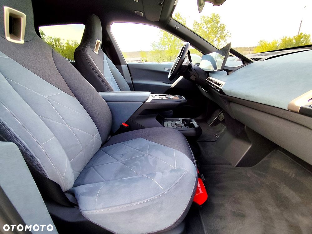 BMW iX xDrive40 76.6kWh Signature - 10