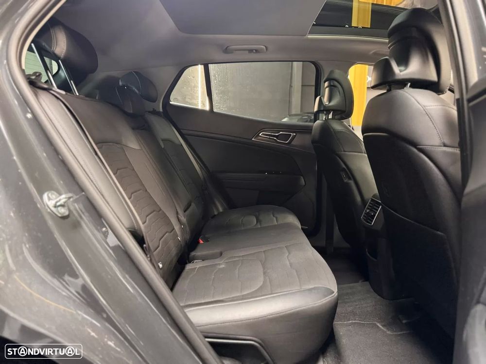 Kia Sportage 1.6 T-GDi PHEV Tech+SRF - 30