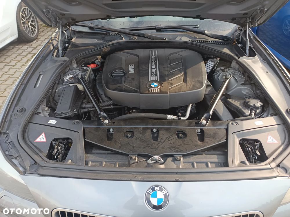 BMW Seria 5 525d - 15