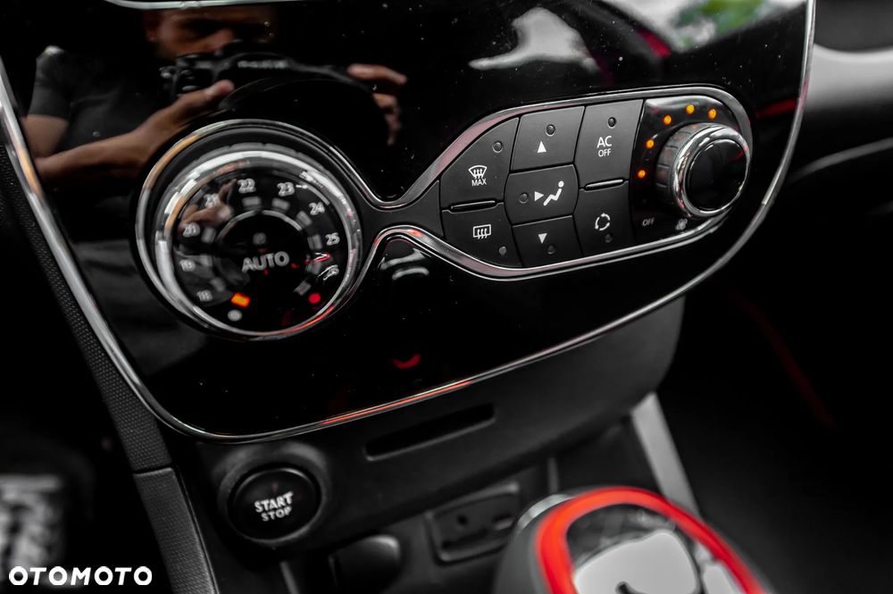 Renault Clio TCe 200 EDC Sport R.S - 29