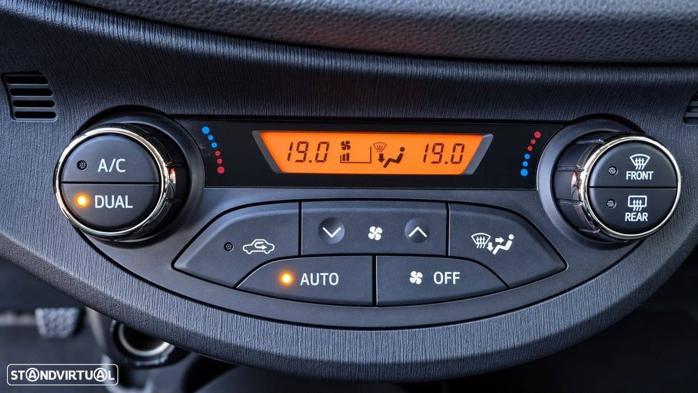 Toyota Yaris 1.4 D-4D ACtive - 12