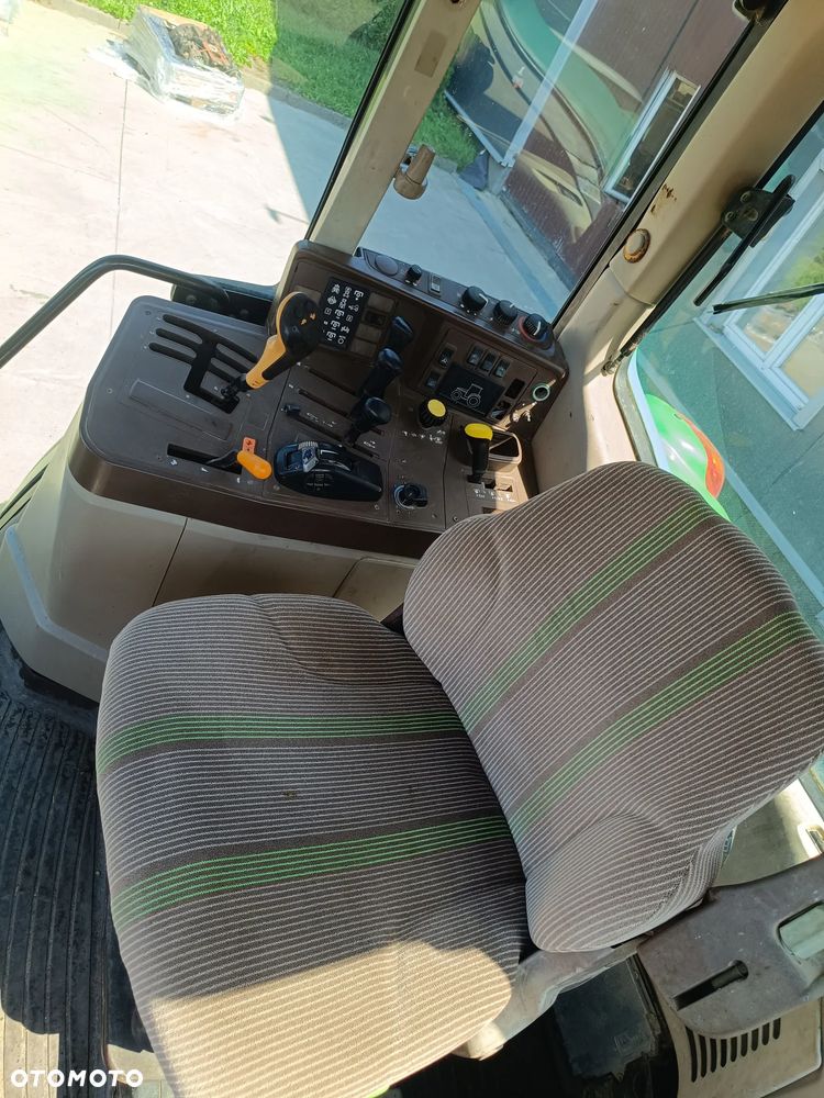 John Deere 6520 - 9