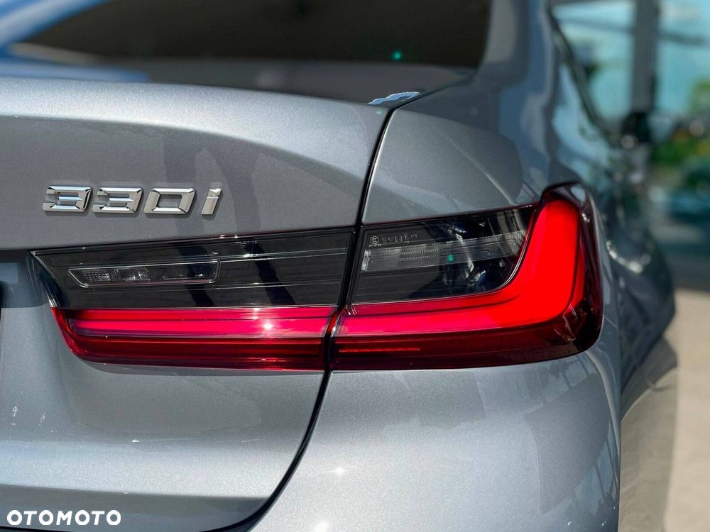 BMW Seria 3 - 38