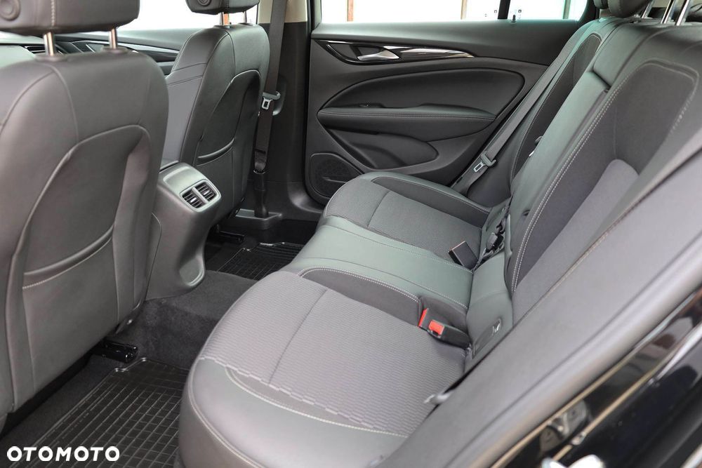 Opel Insignia 1.5 T Elite S&S - 34