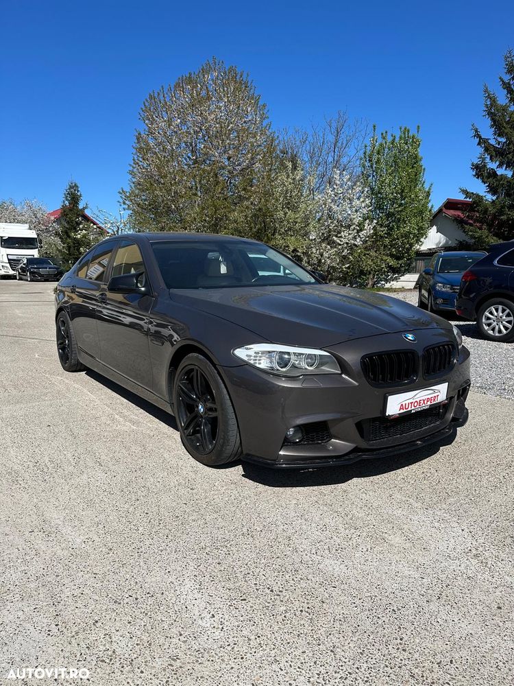 BMW Seria 5 520d Sport-Aut. - 1