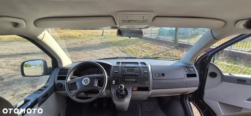 Volkswagen Caravelle - 7