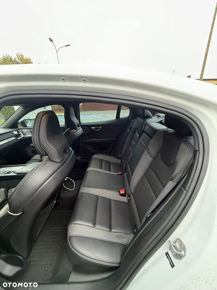 Volvo S60 T6 AWD R-Design - 12