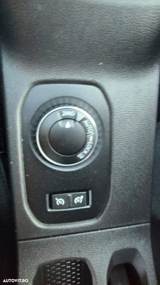 Dacia Duster 1.6 4x4 Laureate - 9