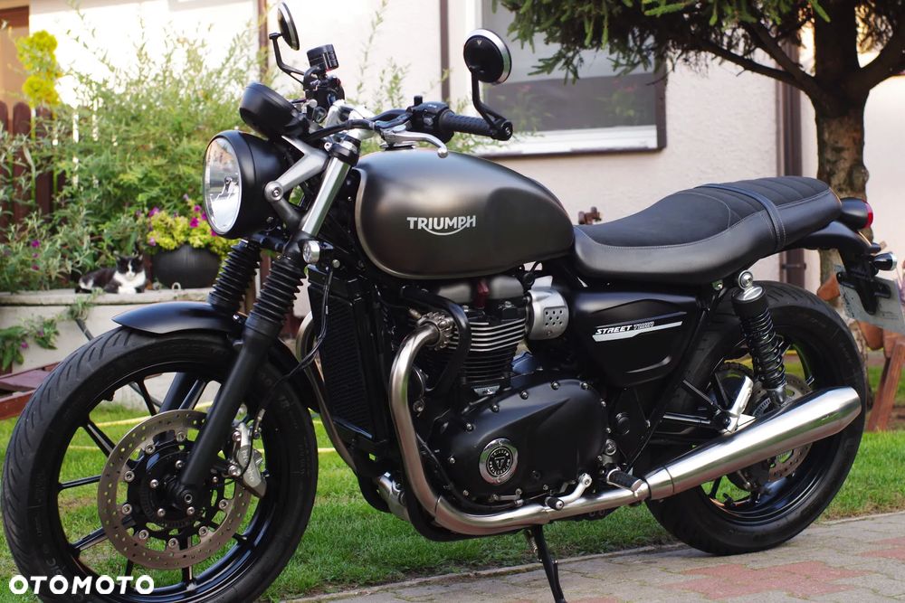 Triumph Street Twin - 22