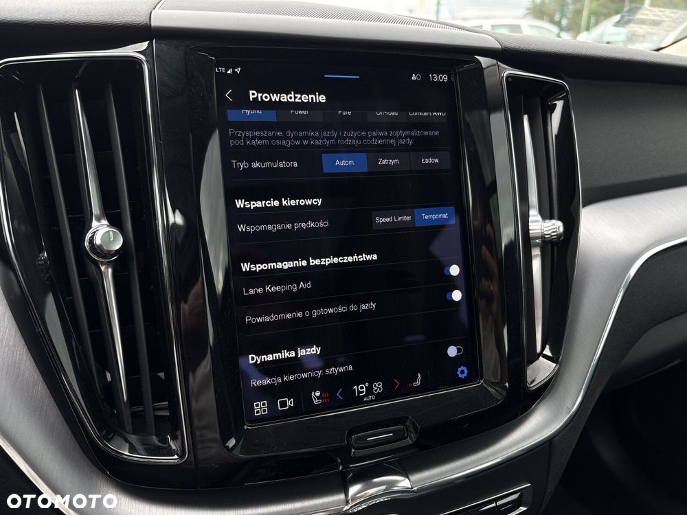 Volvo XC 60 T6 Plug-In Hybrid AWD Inscription - 19