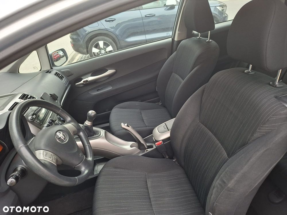 Toyota Auris - 10