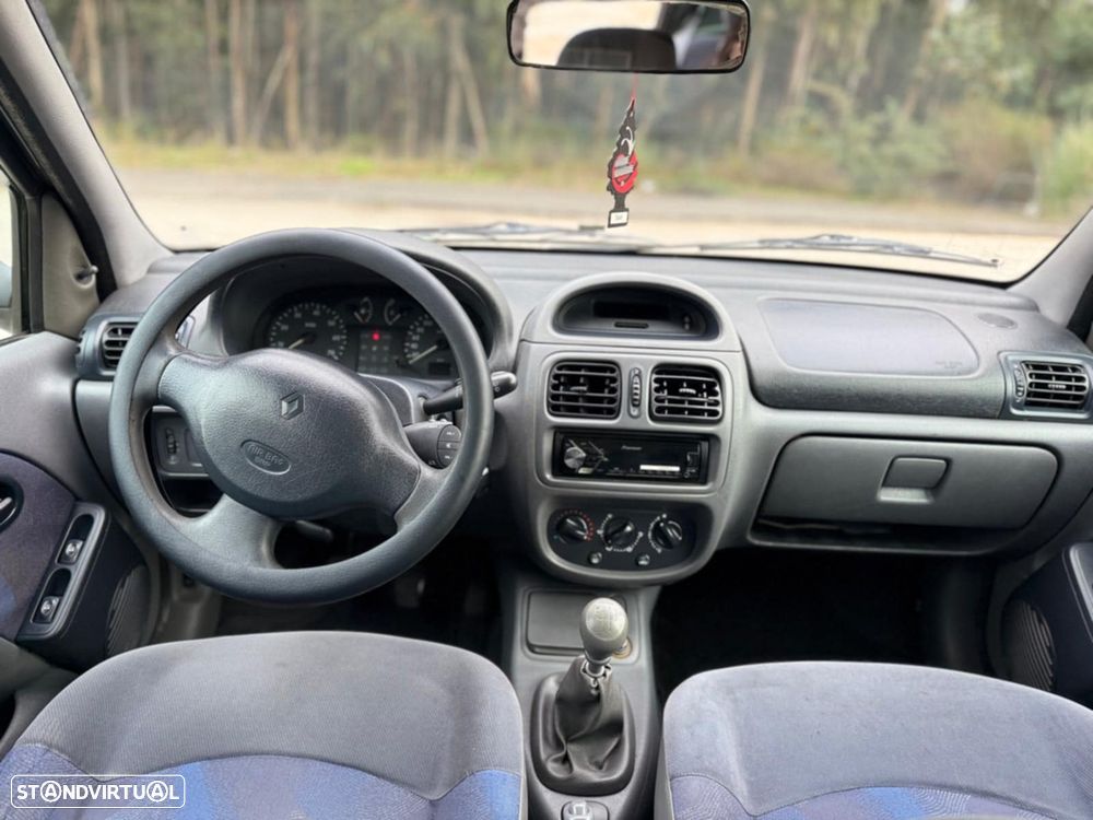 Renault Clio 1.2 RT - 9
