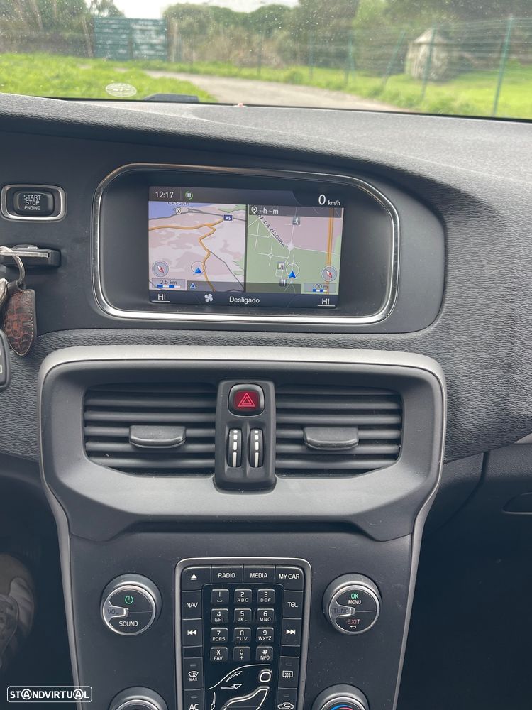 Volvo V40 D2 Momentum - 9