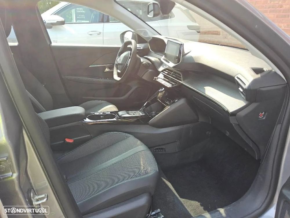 Peugeot e-208 Allure - 3