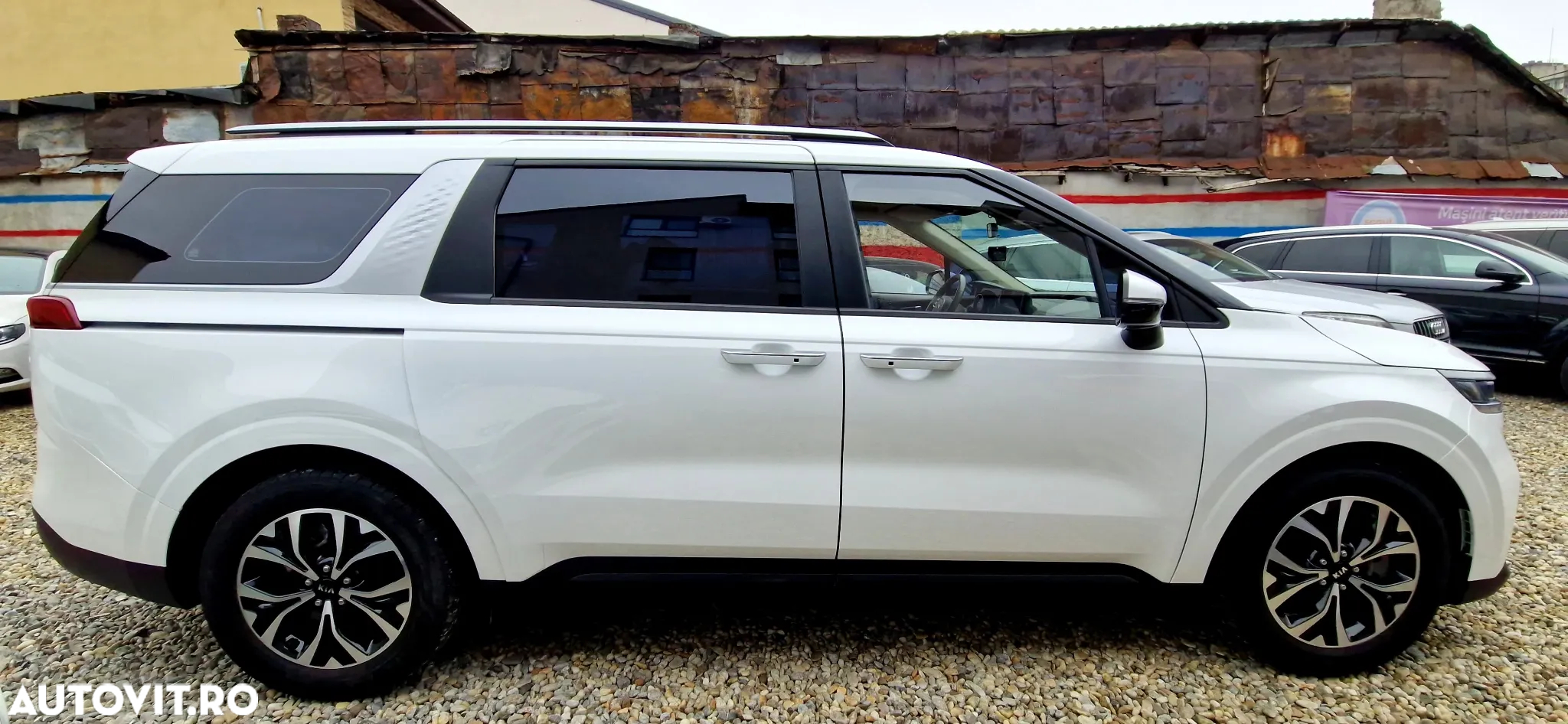 Kia Carnival - 5