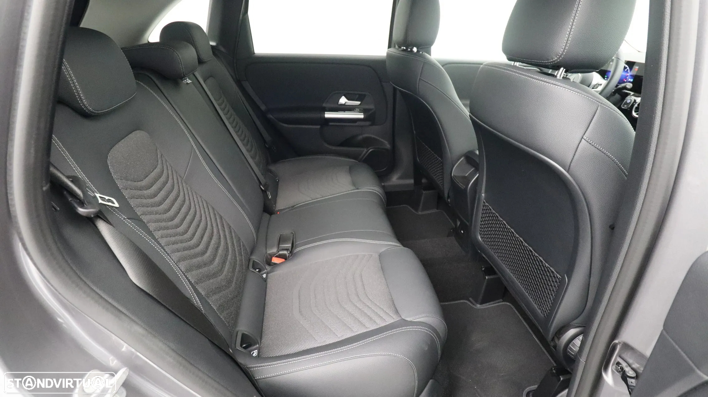 Mercedes-Benz B 180 d - 24