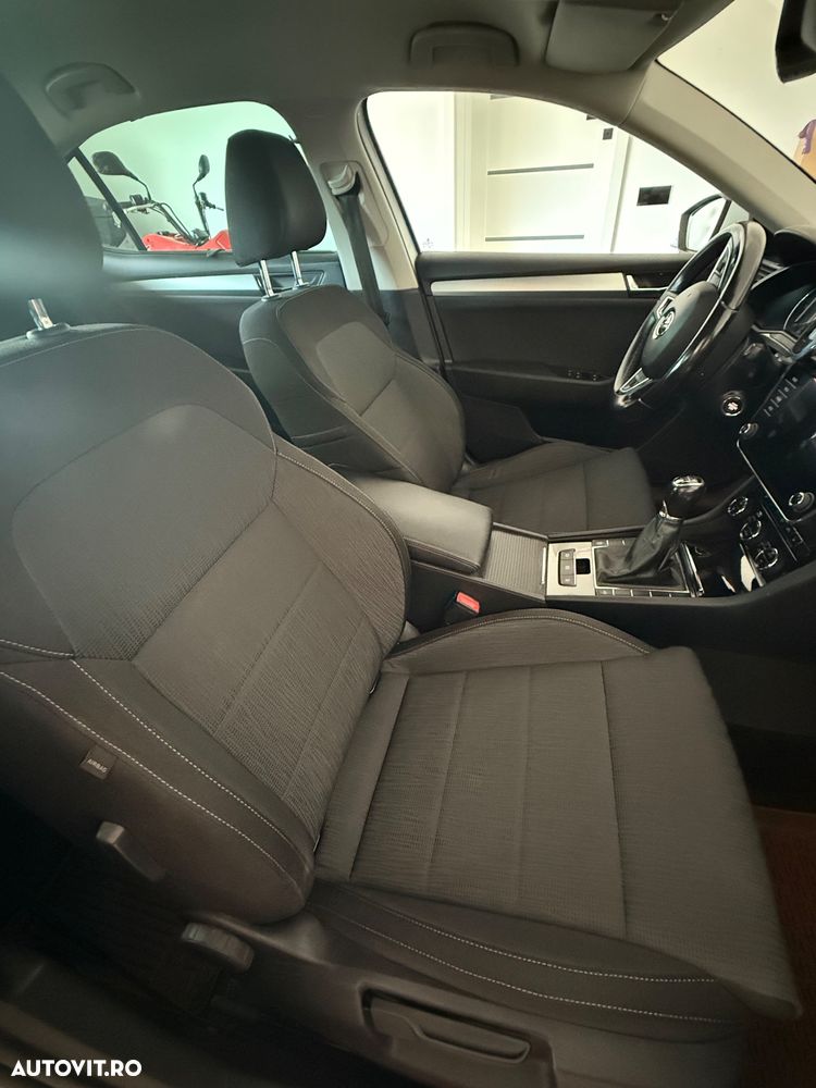 Skoda Superb 2.0 TDI Ambition - 14