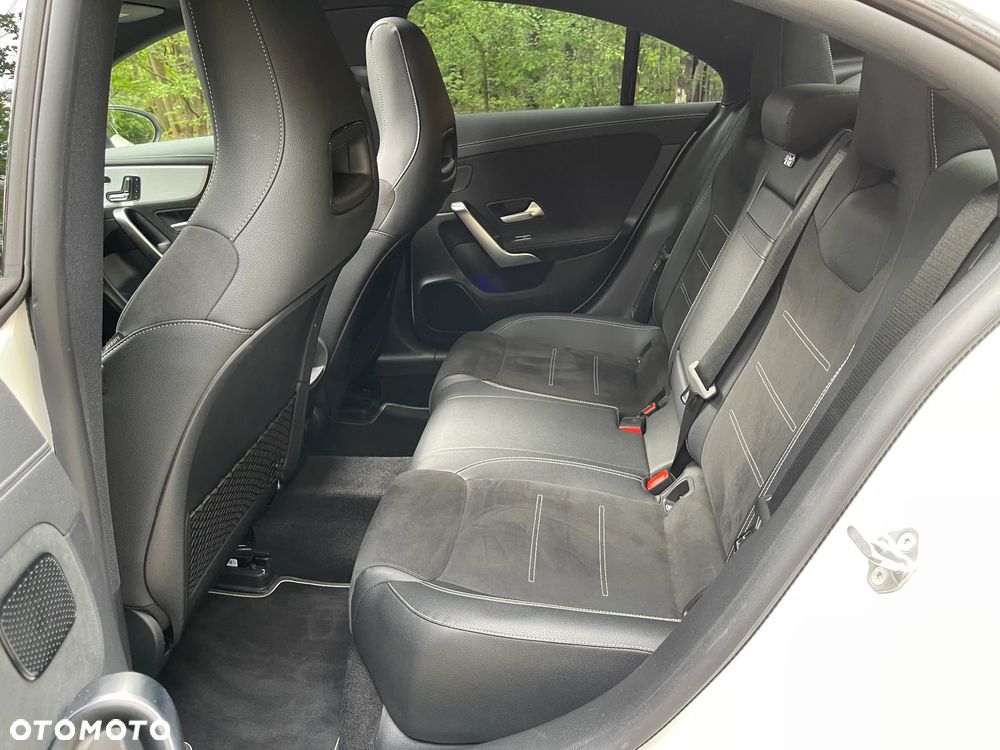Mercedes-Benz CLA 250 4-Matic Edition 1 7G-DCT - 19