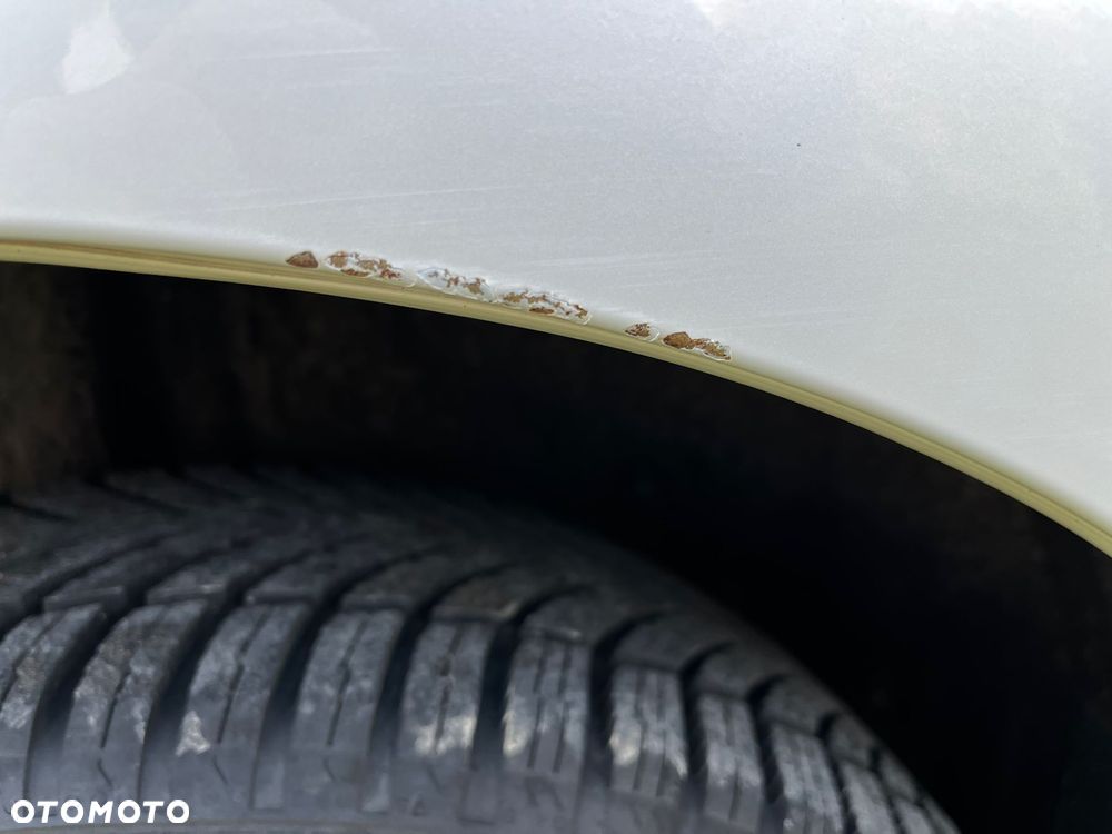 Toyota Avensis 2.0 D-4D Active - 21