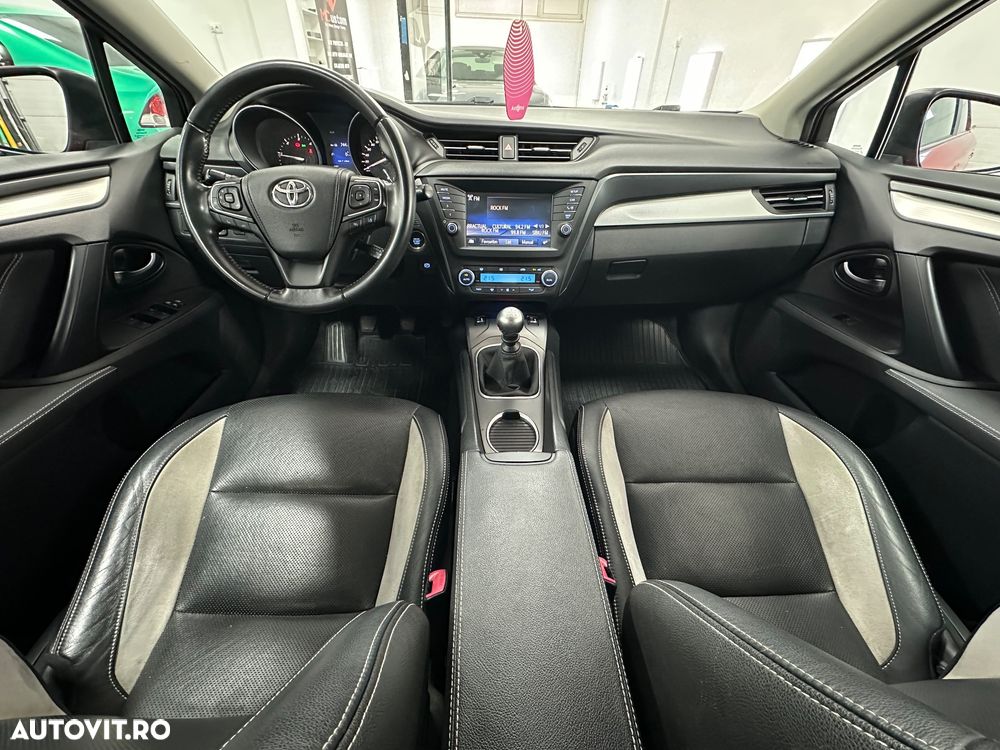 Toyota Avensis 2.0 D-4D Luxury - 7